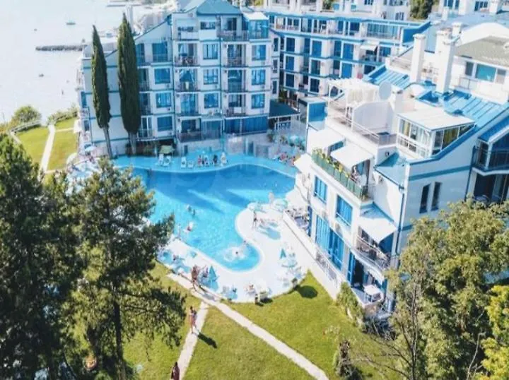 Pomorie Direkt Am Pool Apartment